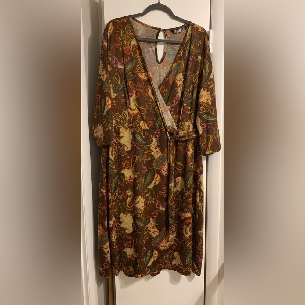 Partial wrap A-line Floral MIDI dress with paisley pattern and gold D-ring belt.